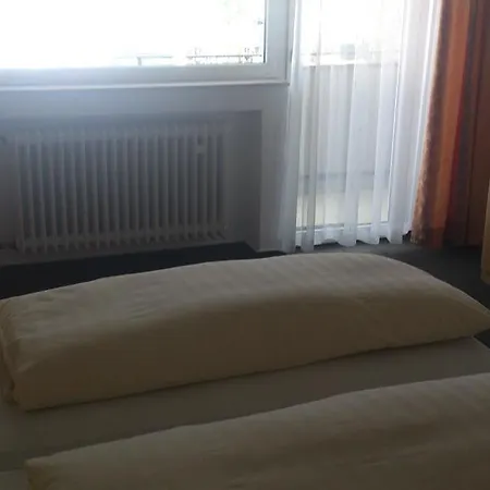 Hotel Zur Kripp 2*